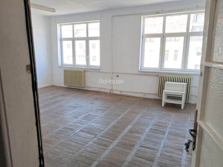 Spatiu 36 mp openspace etaj 3 zona strazii Horea - 6