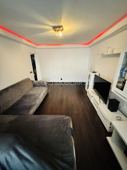 Apartament 3 camere decomandat FAR - 2