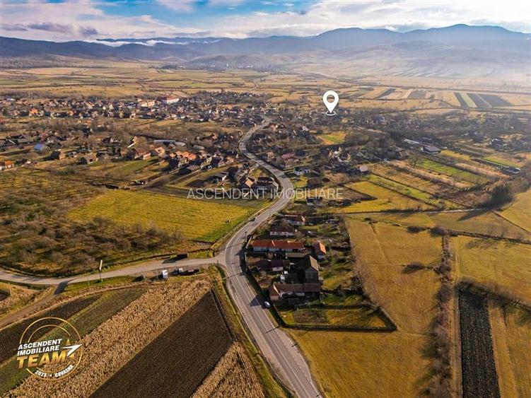 Gospodarie cu anexa, pivnita, iaz cu pesti si 2.280 mp de teren fertil Lemnia, C - 27