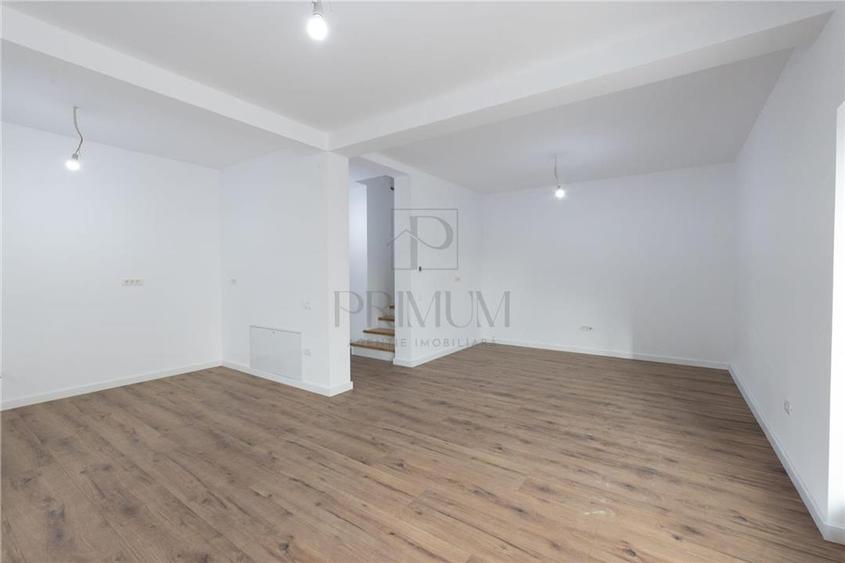 Casa tip Duplex - finisaje premium - asfalt - separat prin casa scarii