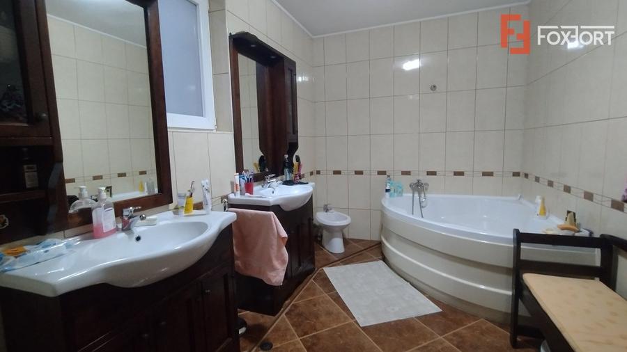 Casa individuala de vanzare, zona Mircea cel Batran - Garaj si pivnita