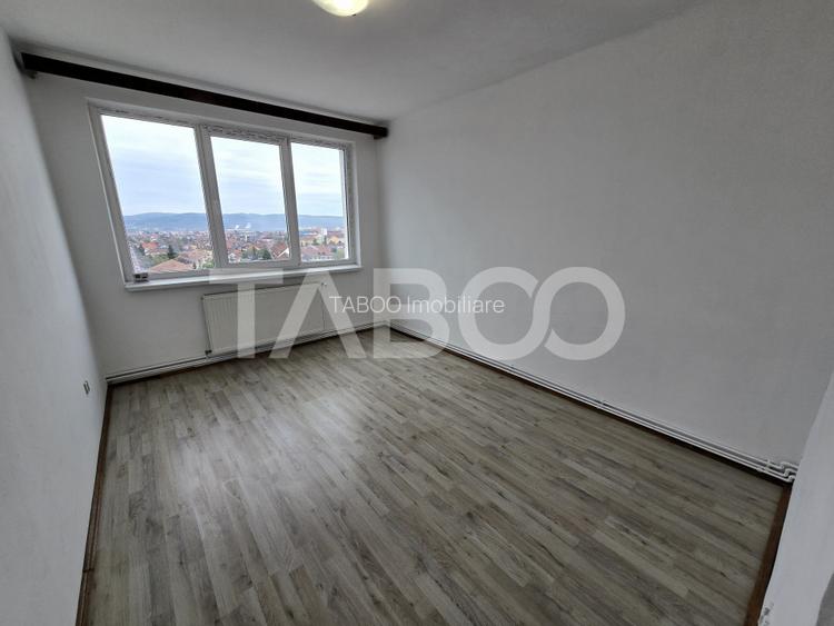 Apartament decomandat de vanzare cu 3 camere balcon zona Mihai Viteazu - 14