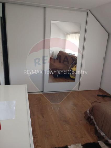 Casă / Vilă cu 7 camere de vânzare - 11