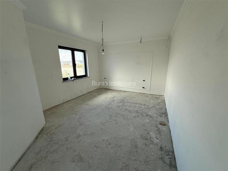 CASA P+E LA STADIU DE FINISAJE,  STR. CUZA VODA,  ZONA PETRESTI - 19