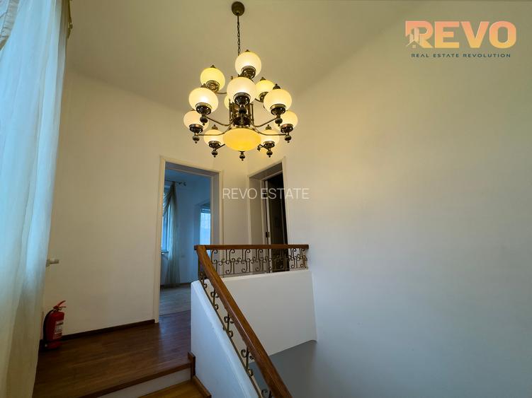 Victoriei -  Berzei |Vilă interbelică | 5 camere | 190mp | Curte | Comision 0% - 12