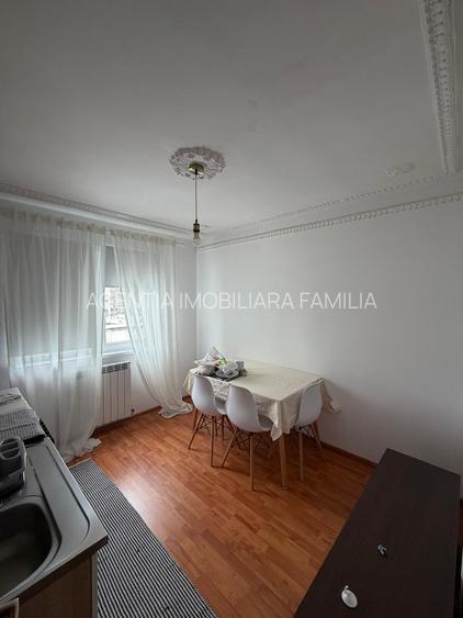 Vanzare apartament cu 4 camere in  Micro 39b, langa scoala 34, etaj 1. - 11