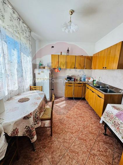 Casă / Vilă cu 5 camere de vânzare - 2