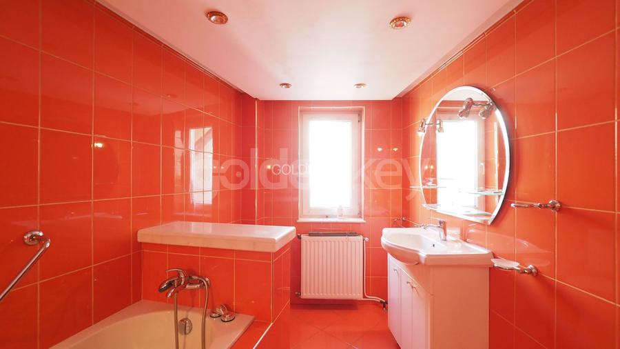 Vila nemobilata cu 4 camere si curte proprie - 16