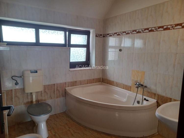 Casa insiruita, 2 dormitoare, garaj, Sanmartin. 120 000 E. Comision 0. - 17