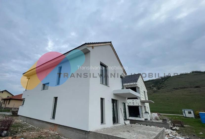 Casă individuală P+1+M cu 5 dormitoare – zona liniștită, Chinteni - 2