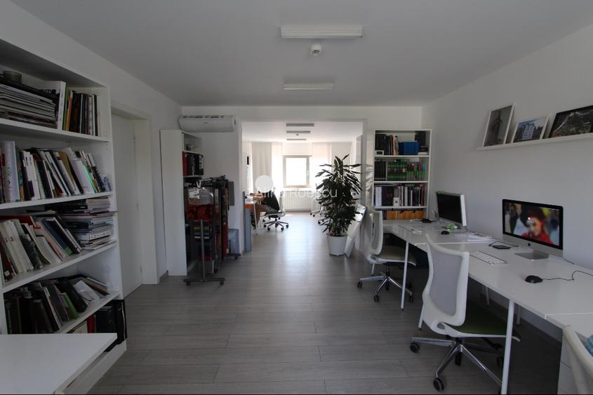 Închiriez Vilǎ Spații de Birouri pe Iancu Nicolae, 338mp, 4 locuri de parcare - 4