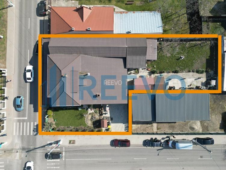 Clădire și teren de investiție, central Roman - 2