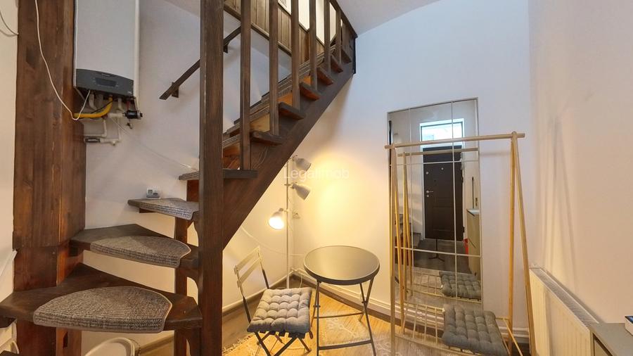 Apartament  la casa, centrul istoric - format din 2 garsoniere - 5