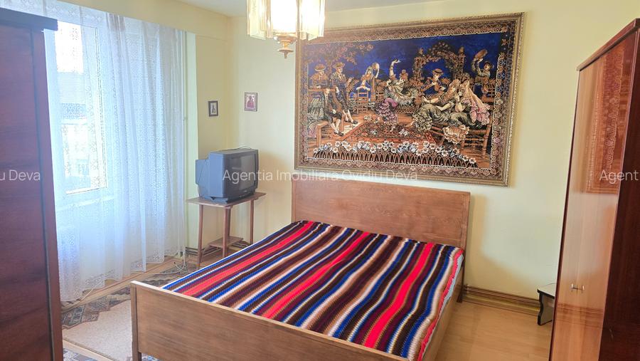 Vand apartament 2 camere decomandat in Deva, etaj 2, zona  Avram Iancu - 9