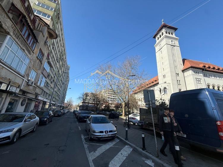 Spatiu comercial // vitrina 16 metri // Banu Manta // Primaria sect 1 - 2