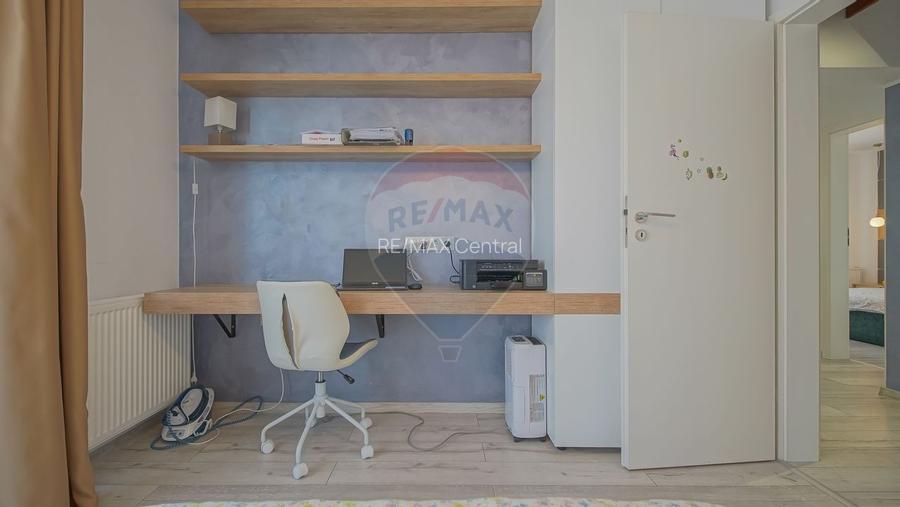 Vilă modernă, cu garaj, panouri și pompă de căldură, Cristian - 18