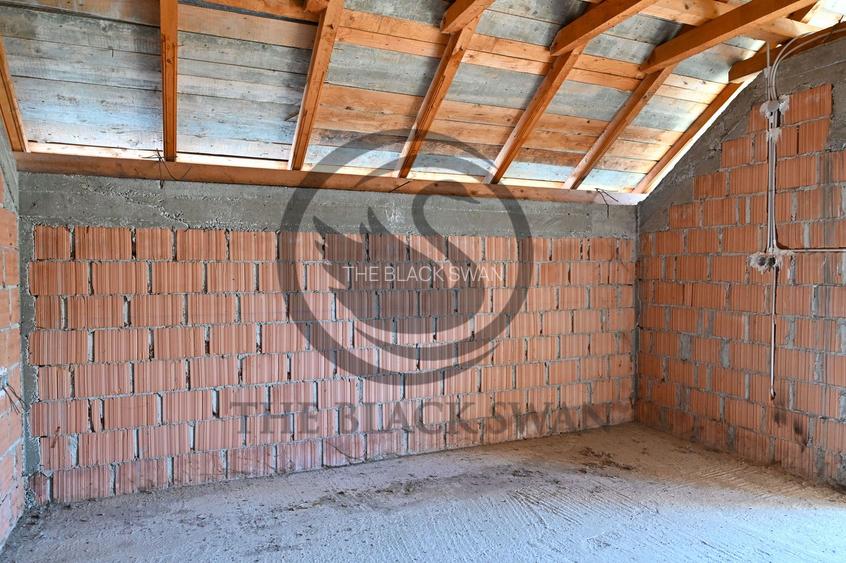 Casa la rosu de vanzare | Iordacheanu - Valea Cucului | Comision 0% - 10