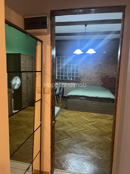 Garsoniera Unirii / Metrou / Horoscop - 2