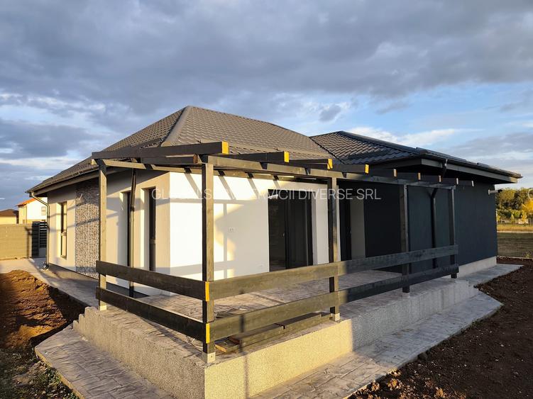 FARA COMISIOANE in Gulia casa cu 4 camere 2 bai terasa PARTER+pod placa la cheie - 40