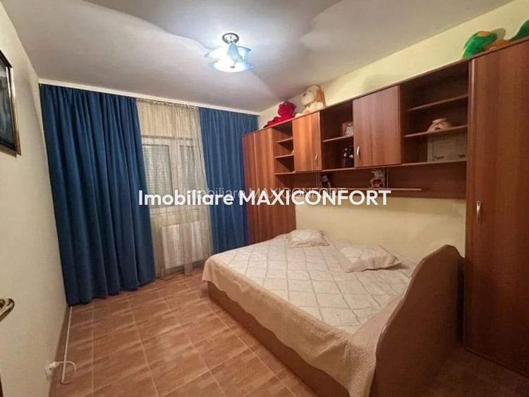 Vanzare apartament 3 camere, zona Buzaului -Imobiliare Maxiconfort - 4