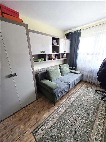 Apartament 4 camere, zona Astra - 26