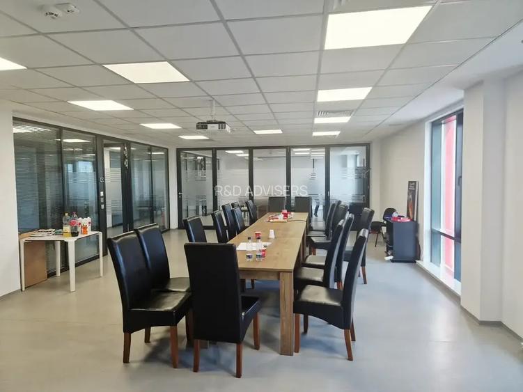 Spatiu industrial, birouri si teren de vanzare, situate intre DNCB - A2 si A0 - 6