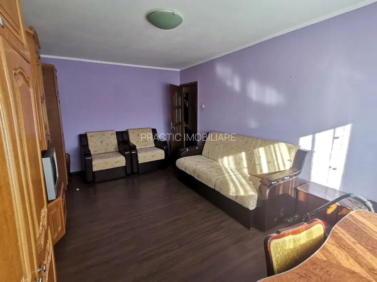 Apartament cu 3 camere in Piata Centrala - 2