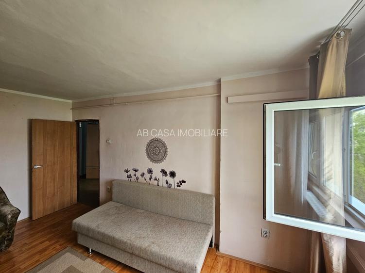 Ap. deosebit, 1 cameră, 31 mp, et. 4 din 5, decomandat, termoizolat,  Soarelui - 18