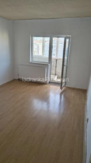 Apartament 1 camera de vanzare - 2