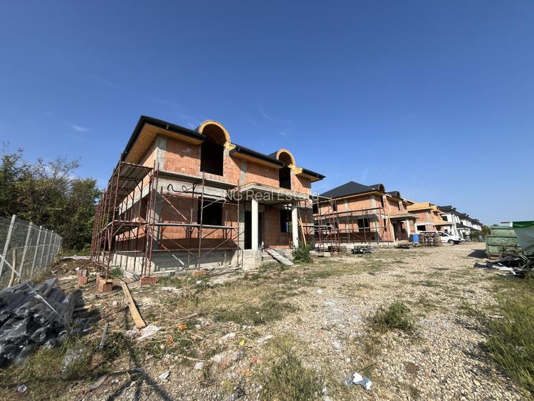 De vanzare vila individuala 6 camere finisaje premium zona Laguna Albastra - 8