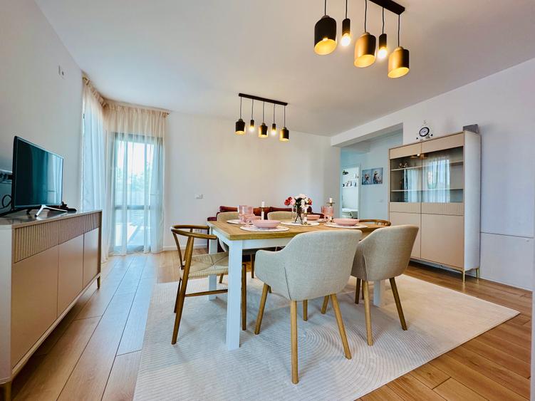 Casă Individuală | Parter de Vânzare | 4 Camere | 370 mp | Berceni | La Cheie