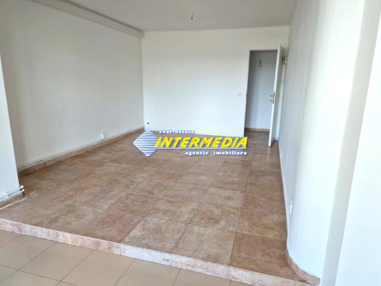 Spatiu comercial 42 mp. de inchiriat Cetate Alba Iulia finisat si contorizat