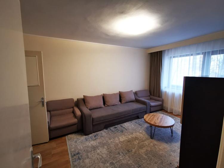 Apartament 2 camere, decomandat, etaj 1/4, zona Tatarasi