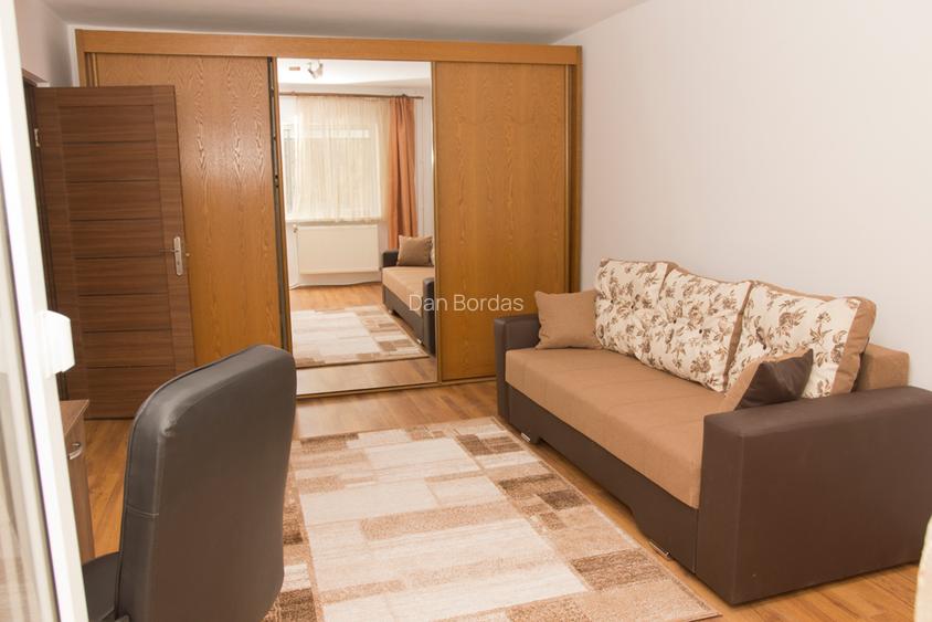 Ofer spre inchiriere apt. 2 camere, decomandat, cartier Zorilor, cu garaj. - 9