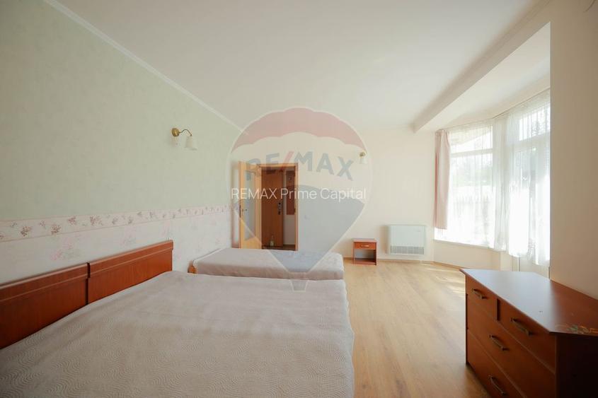 De vânzare pensiune cu restaurant, teren 4.750 mp – Băile 1 Mai - 13