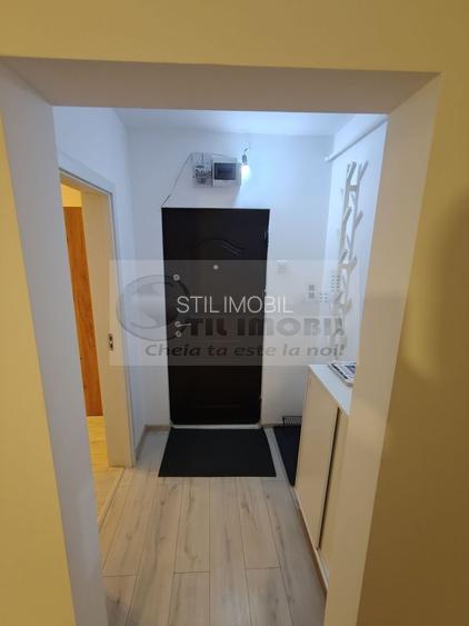 Apartament semidecomandat cu 3 camere si balcon - Podu Ros - 500€ - 8