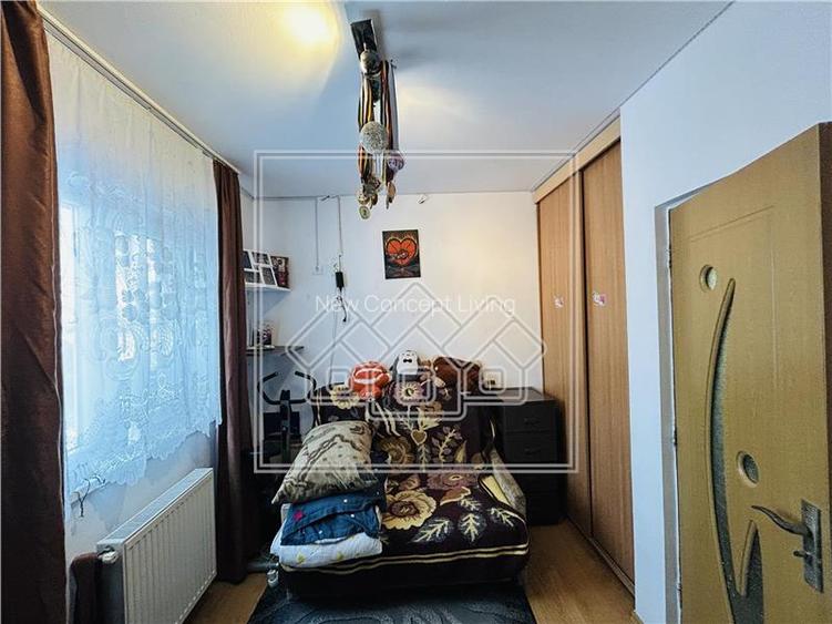 Apartament de vanzare in Sibiu - 3 camere, balcon - Zona Gusterita - 7
