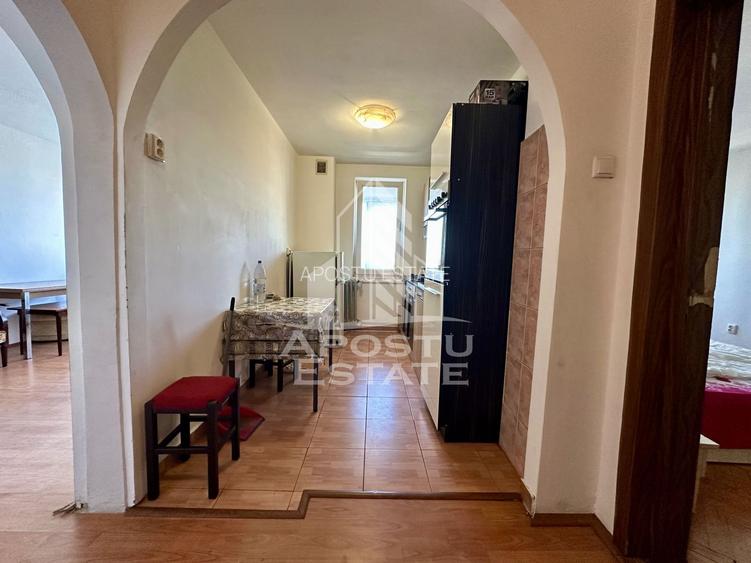 Apartament cu 3 camere, bloc cu lift, zona Sagului - 4