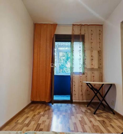 Apartament cu 2 camere, etajul 3/4, zona Podu Ros - 5