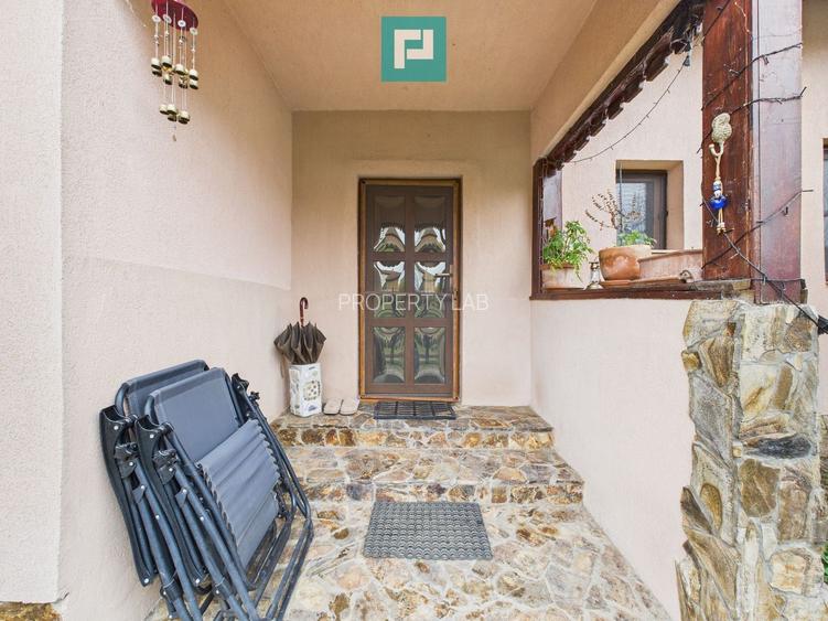 Casă renovată în localitatea Comănești, Arad - 20