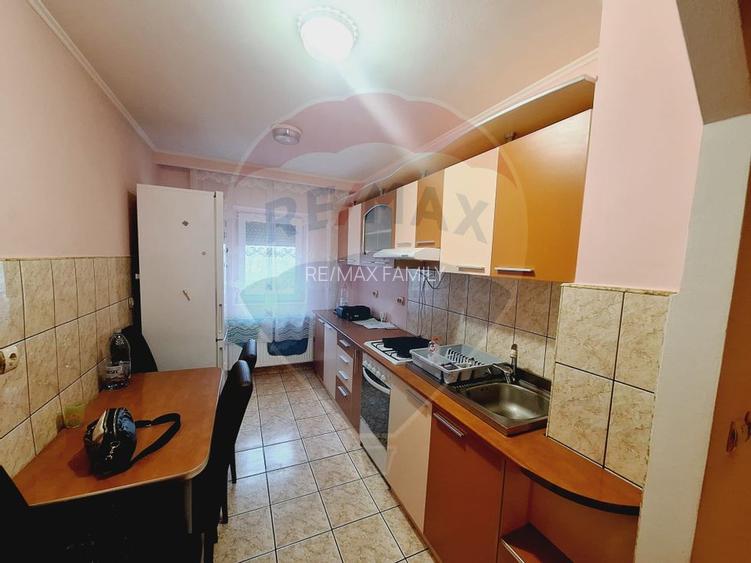 Apartament cu 3 camere de vânzare în zona Nufarul - 7