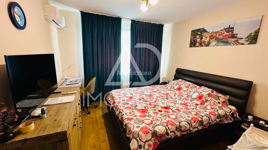 Vânzare apartament 3 camere, strada Unirii , zona Gârdu - 2