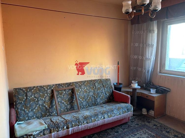 Apartament 3 camere -Complexul Studentesc -etaj 2 - 3