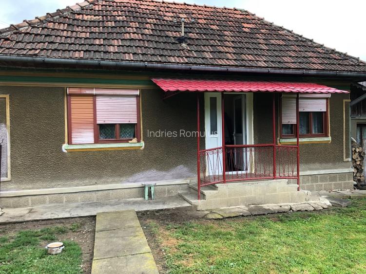 Vand casa cu etaj, dependinte si anexe gospodaresti - 9