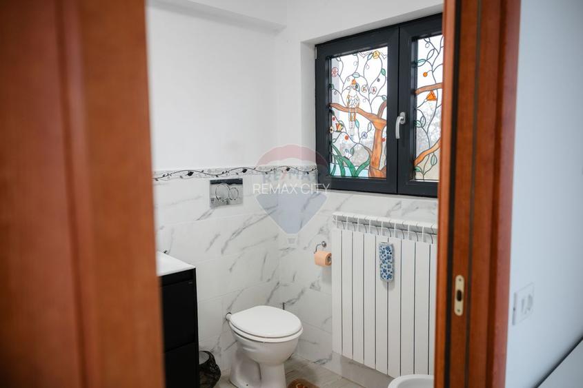 Casă / Vilă cu 5 camere de vânzare - 37