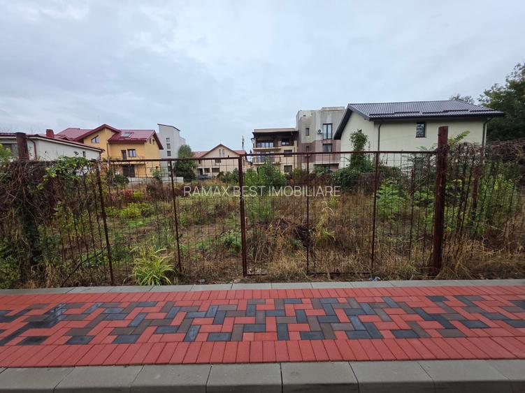 B-ul Nicolae Grigorescu, chiar la pasajul peste Spaliul Unirii, - 6