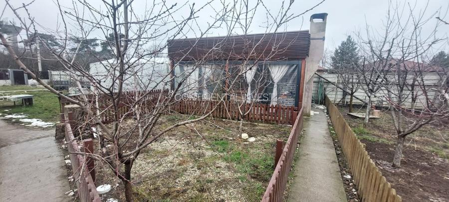 Se vinde proprietate din bucatarie, hala cu panouri solare, teren,  Pasarea - 3