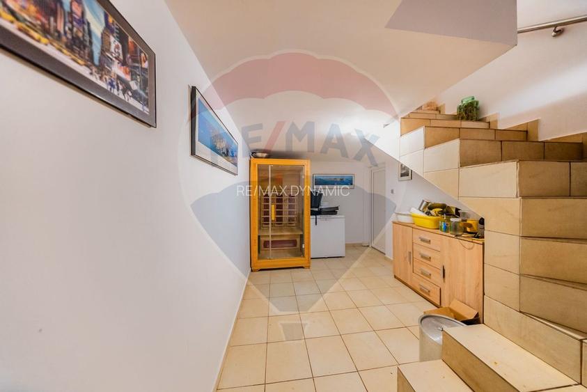 Vilă cu 4 camere de vânzare 921 mp zona Subcetate,Arad - 13