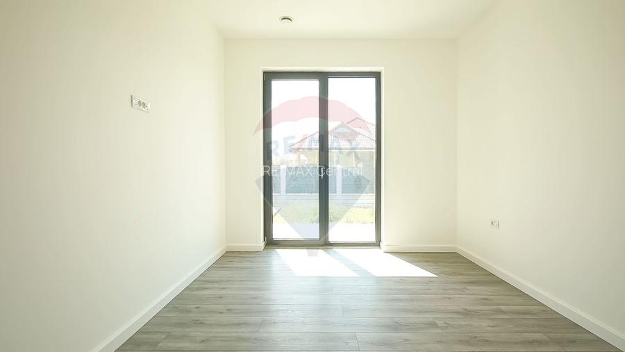 Casă  cu 5 camere de vânzare - 7