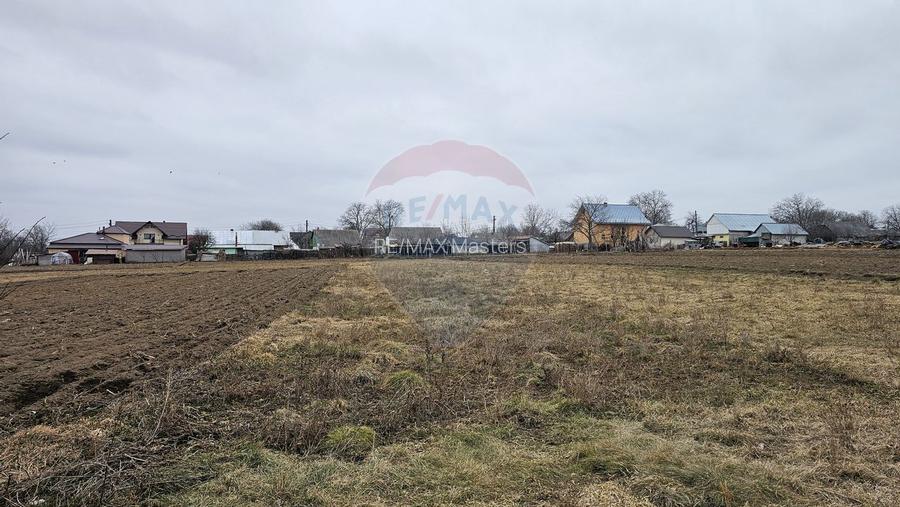 Casă / Vilă cu 12 camere, teren intravilan de 2869mp în Siminicea, SV - 26